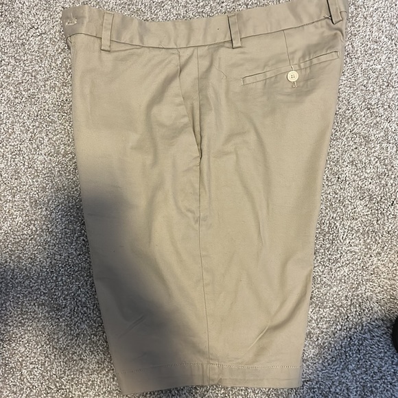 Banana Republic Aiden Shorts - Picture 3 of 3